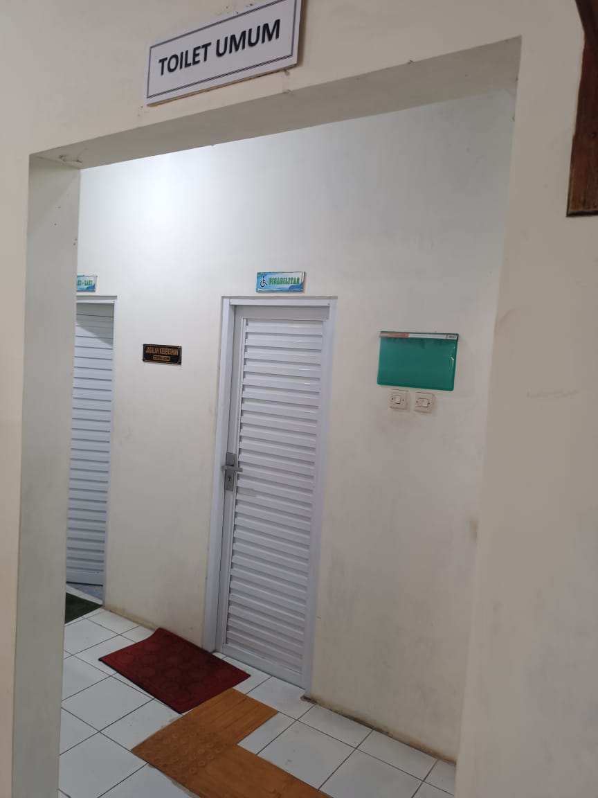 7. Toilet Umum